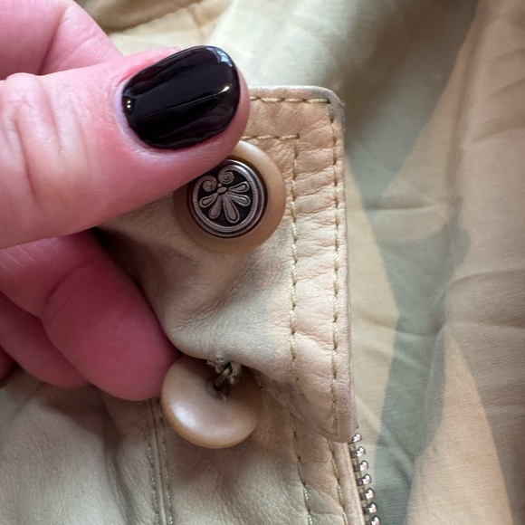 Vintage Tan Jacket - Picture 4 of 8